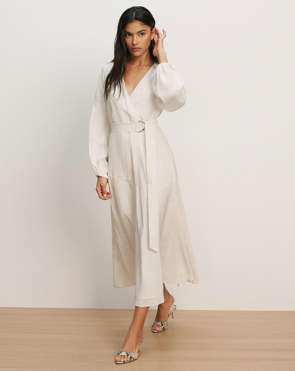 2603FL8922351_WHITE_BLACK_01